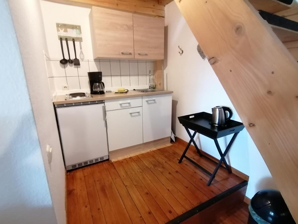 Boddenhus Auf Ruegen - Ferienwohnungen Und Pension Rappin Esterno foto