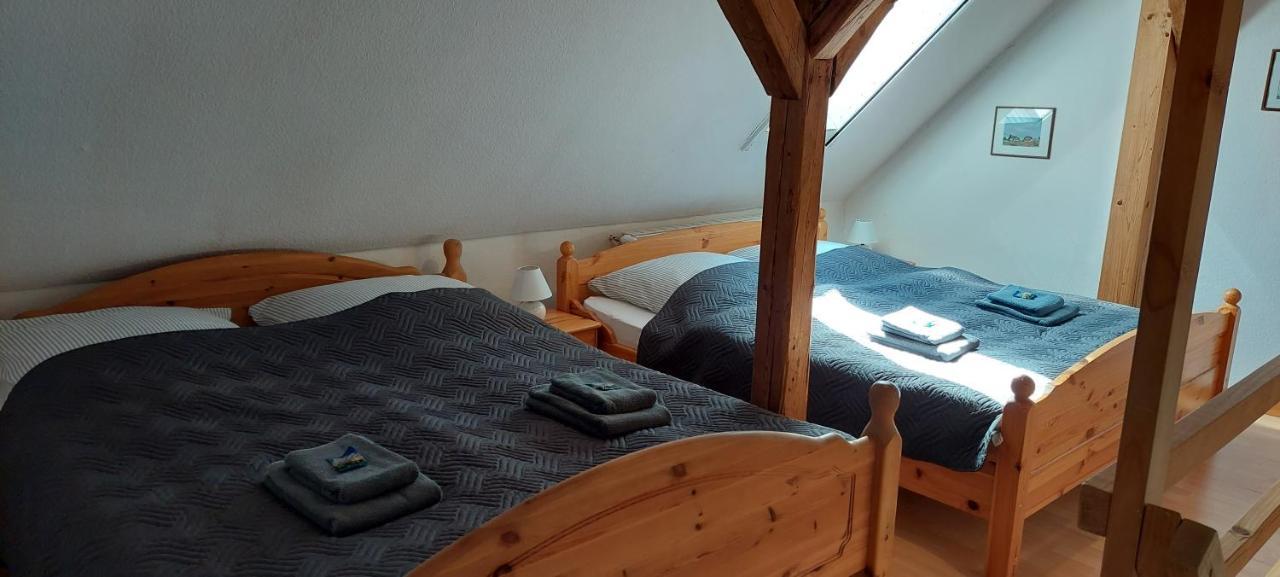Boddenhus Auf Ruegen - Ferienwohnungen Und Pension Rappin Esterno foto