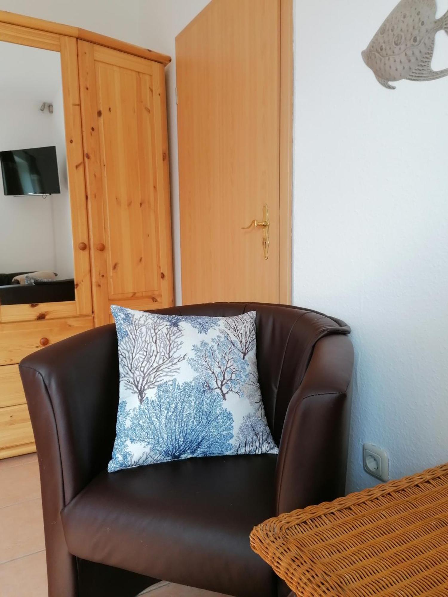 Boddenhus Auf Ruegen - Ferienwohnungen Und Pension Rappin Camera foto