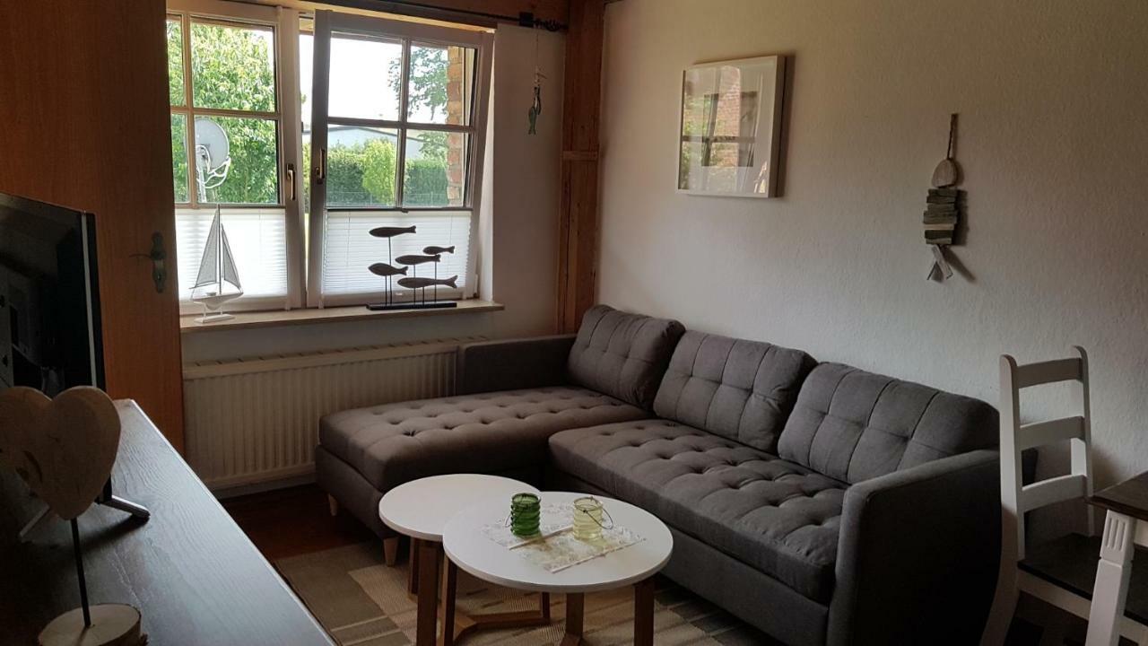 Boddenhus Auf Ruegen - Ferienwohnungen Und Pension Rappin Esterno foto